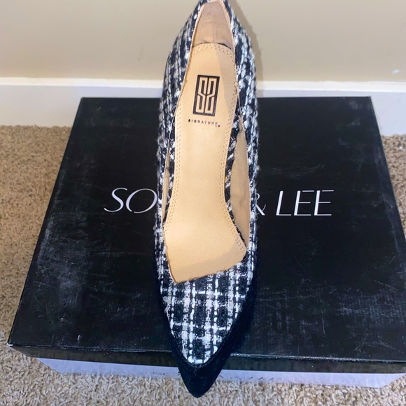 Signature Asymmetrical Plaid high heels - Picture 5 of 5